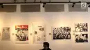 Sejumlah karya dipajang dalam pameran bertajuk “Jagung Berbunga di Antara Bedil dan Sakura” di Galeri Foto Jurnalistik Antara, Pasar Baru, Jakarta, Rabu (15/8). Pameran berlangsung hingga 15 September 2018. (Liputan6.com/Immanuel Antonius)