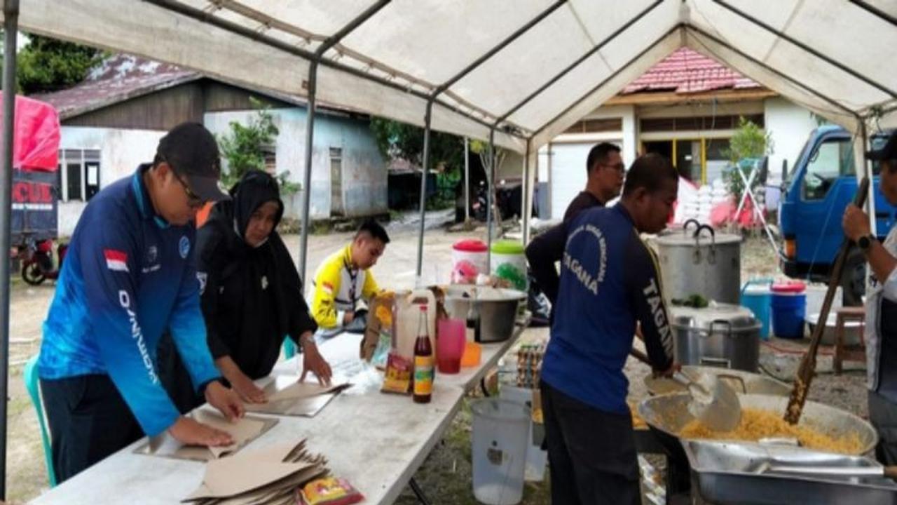 Pemkab Banjar Salurkan Ribuan Nasi Bungkus, Perkuat Bantuan Banjir Banjar untuk Warga Terdampak