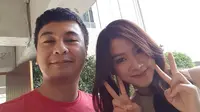 Foto Bareng Aktris Thailand, Raditya Dika Ledek Para Jomblo