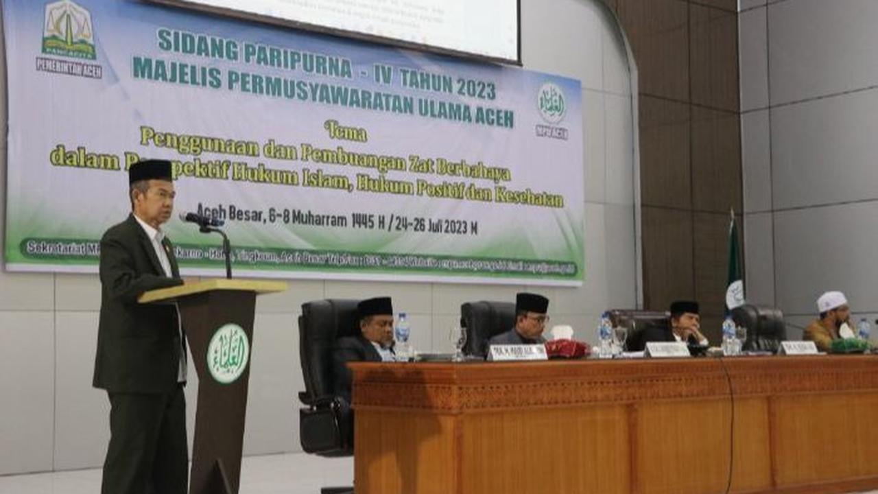 "Menjaga dan mencegah dari penggunaan dan pembuangan zat berbahaya, limbah dan sampah yang dapat merusak agama, jiwa, harta, akal dan keturunan hukumnya wajib."