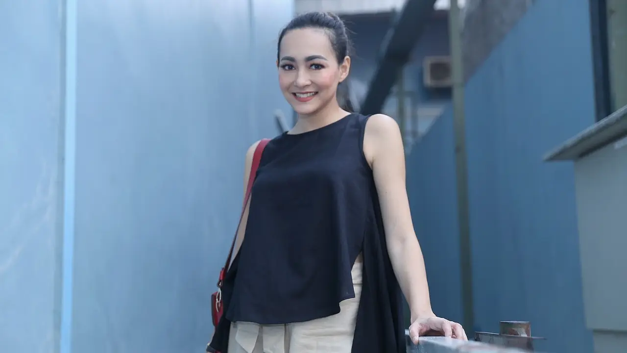 [Bintang] Dewi Rezer