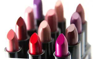 8 Warna Lipstick yang Cocok untuk Ke Kantor, Tampil Profesional dan Percaya Diri