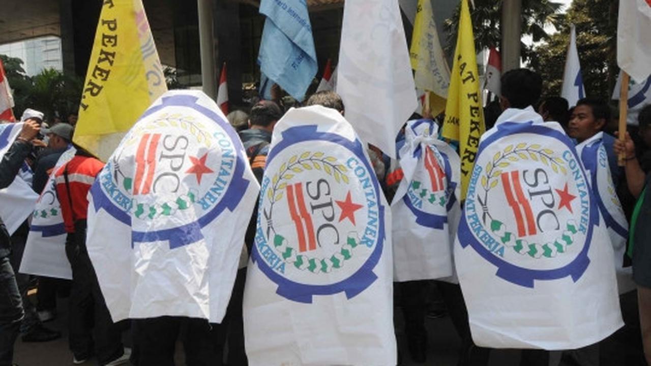 Geruduk KPK, pekerja JICT gelar teatrikal korupsi Pelindo II