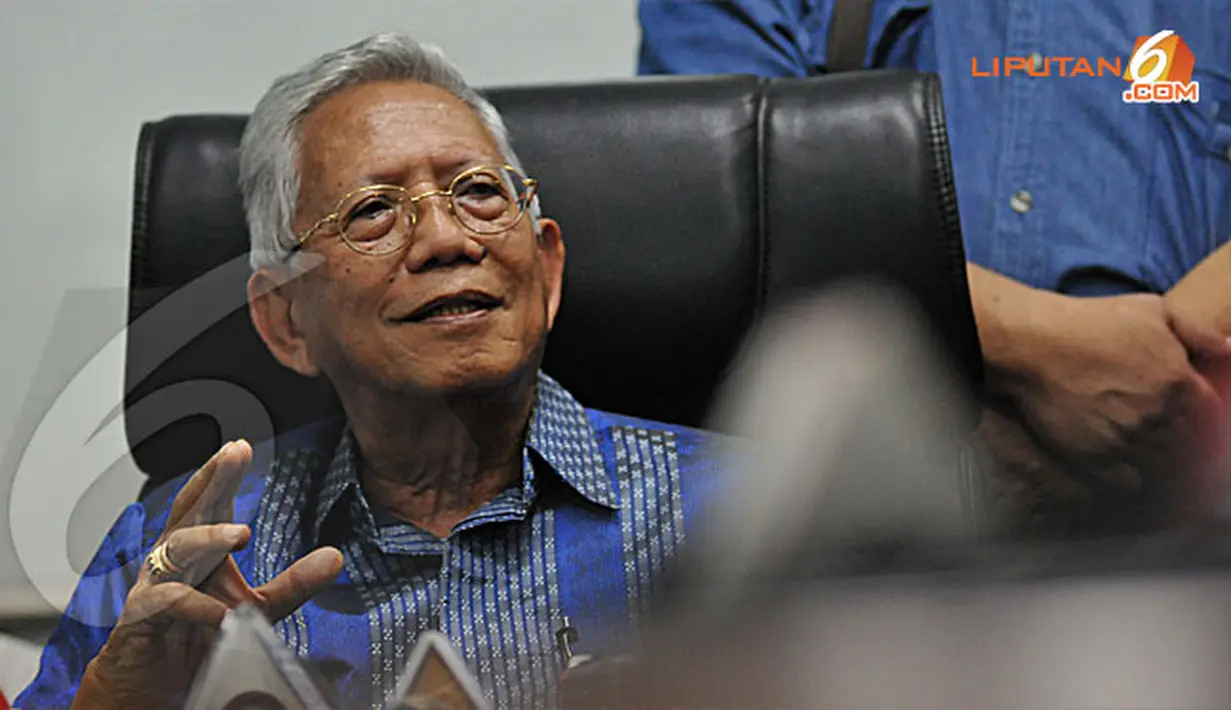 Subur baru sadar jika undangan Anas yang disampaikan melalui BBM itu saat diingatkan oleh ajudannya (Liputan6.com/ Danu Baharuddin)