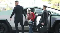 Melihat Detail Tesla Cybertruck yang Dipakai G-Dragon ke Bandara Incheon Korsel