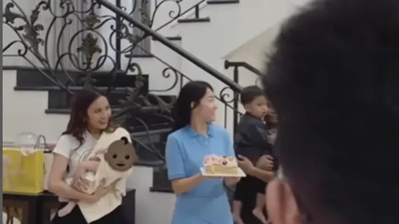 6 Potret Mahalini Gendong Anak di Ulang Tahunnya, Putri Delina Puji Bak Gadis