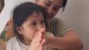 Selain dapat minuman, Kylie juga mendapat aplause dari sang mama karena pintar saat menjalani imunisasi. (Foto: Instagram/@andisorayabeatrix)