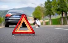Fungsi Segitiga Pengaman Mobil yang Sering Diremehkan, Bisa Selamatkan Nyawa