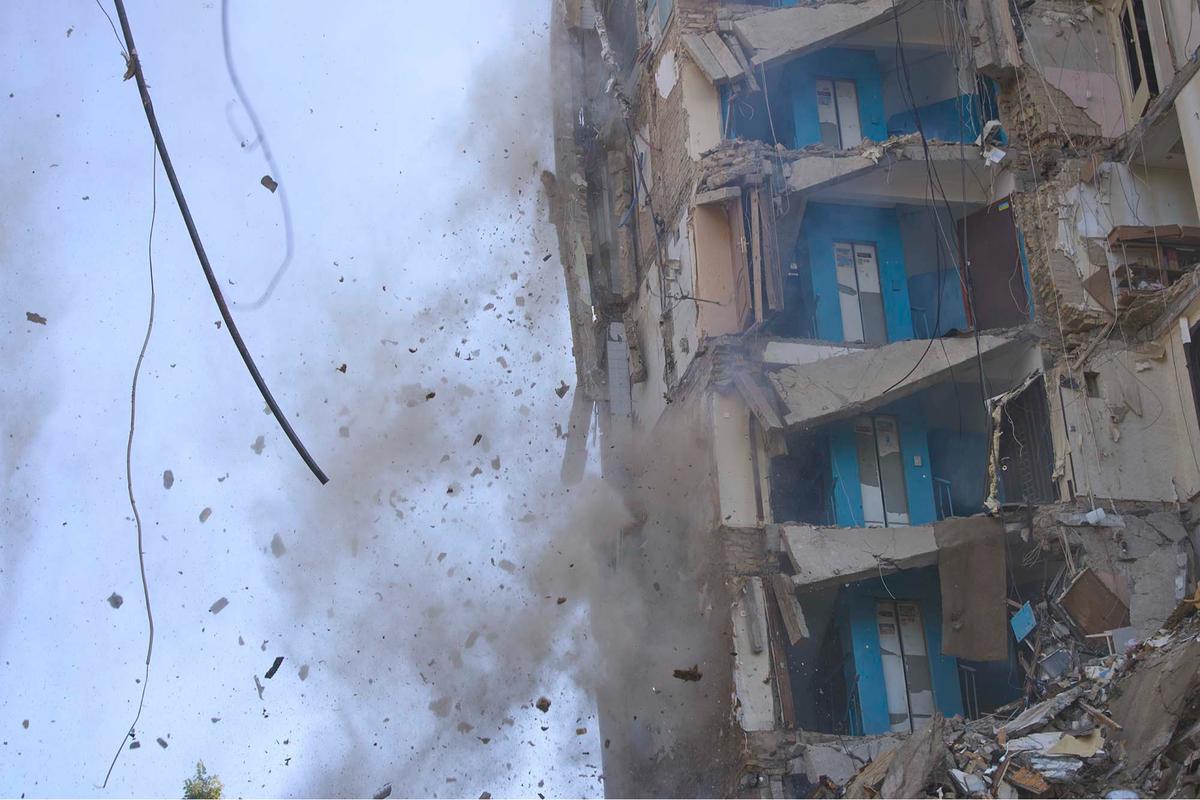 FOTO: Detik-Detik Drone Rusia Menyerang Gedung Bertingkat di Ukraina