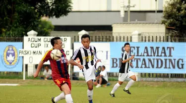 Turnamen sepak bola Agum Gumelar Cup kembali digelar di Lapangan C Senayan, Jakarta (9/1/2015). (Liputan6.com/Helmi Fithriansyah)