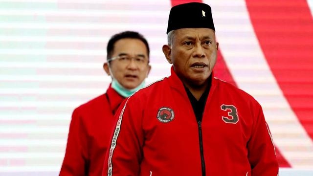 Ketua DPP PDIP Bidang Kehormatan Komaruddin Watubun pada Pembukaan Sekolah Partai II