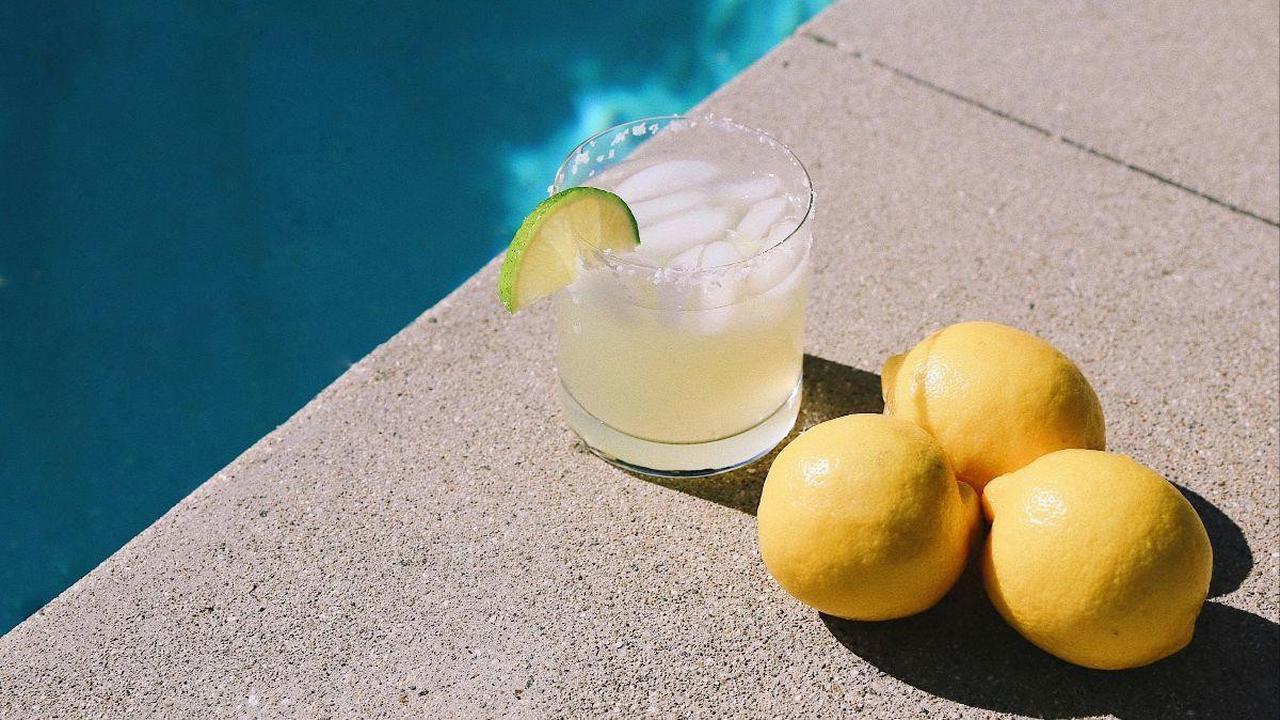 Try This Detox Drink to Clear Acne With Easy Ingredients