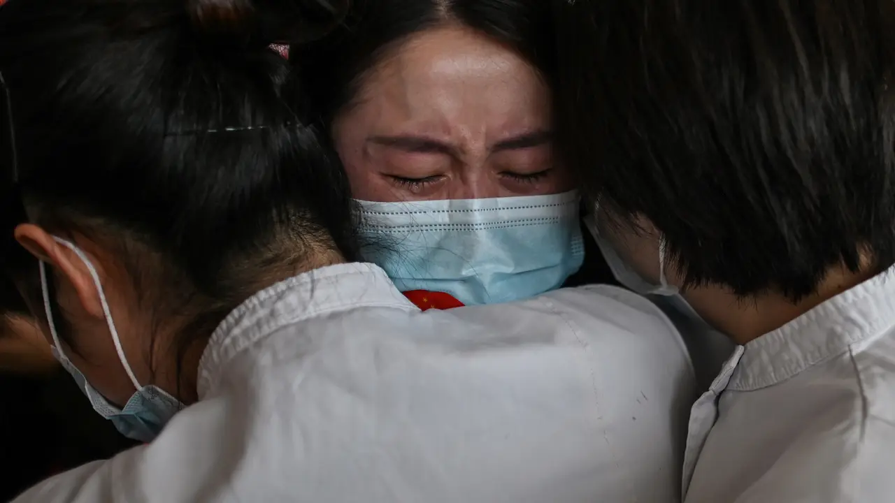 Perpisahan Para Pahlawan Medis di Wuhan