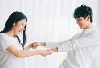 5 Pasangan Zodiak yang Bisa Punya Hubungan Langgeng Meski LDR./Copyright depositphotos.com/havucvp