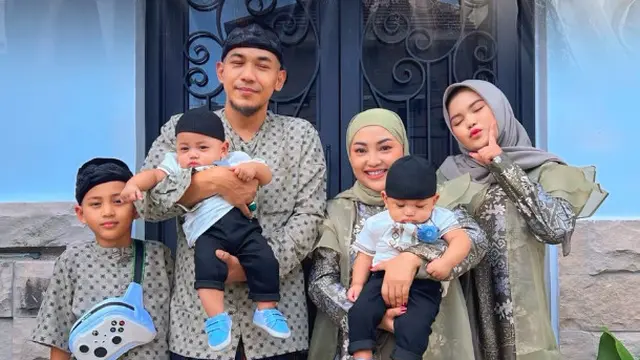 Potret Keluarga Mpok Alpa