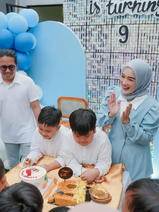 7 Potret Ririe Fairus dan Ayus Sabian Tampil Kompak Rayakan Ultah Anak