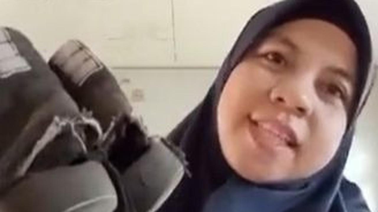 "Rp271 Triliun, setidaknya kita tidak akan melihat sepatu anak Indonesia yang berlubang seperti ini,"