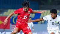 Aksi pemain Timnas Indonesia U-17, Alfredo Nararya Nugroho saat menghadapi Timor Leste dalam laga Grup A Piala AFF U-17 2026 di Stadion Gelora Joko Samudro, Gresik, Senin (13/4/2026). (Dok. AFF)