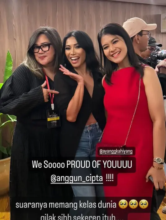 Kahiyang Ayu menyempatkan waktunya nonton konser Anggun C Sasmi di Jakarta dengan Red on Red. [@melahyarlyfe]