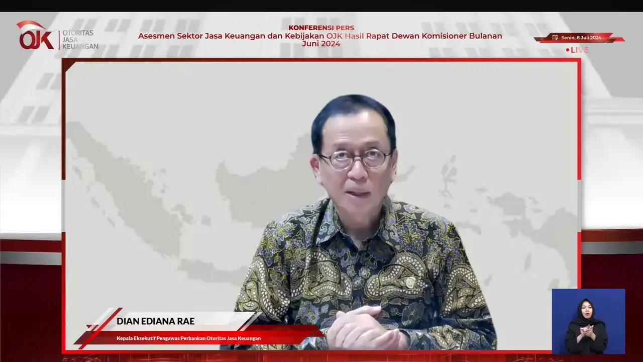 Kepala Eksekutif Pengawas Perbankan Otoritas Jasa Keuangan (OJK) Dian Ediana Rae menjelaskan mengenai rekening judi online