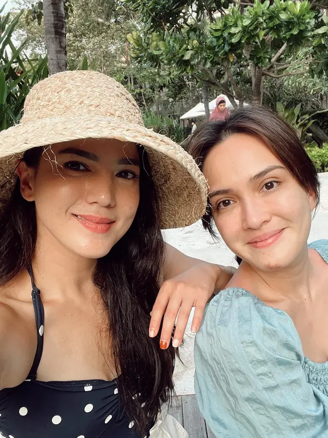 7 Potret Liburan Alice Norin Bersama Buah Hati, Isyaratkan Pindah Ke Bali