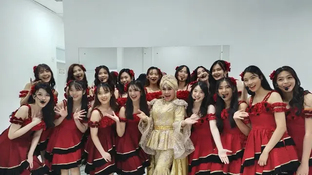 Elvy Sukaesih mengisi acara konser HUT Indosiar ke-27 Wonde2ful 7ourney (Foto: Instagram/@elvy_sukaesih)