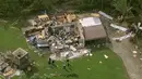 89 bangunan rusak akibat tornado EF3 salah satunya sebuah pabrik yang berfungsi sebagai pemberi kerja utama untuk area tersebut. (WTVD via AP)