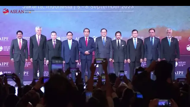 Para pemimpin negara ASEAN dalam pembukaan Asia Indo-Pacific Forum (AIPF) sebagai bagian dari rangkaian KTT ke-43 ASEAN di Hotel Mulia, Jakarta, Selasa (5/9/2023). (Youtube Setpres RI)