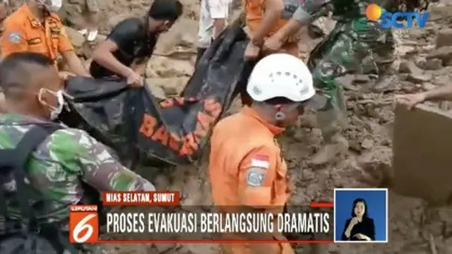 Dengan peralatan seadanya, tim gabungan berhasil kembali menemukan korban keempat dari bencana longsor di Kecamatan Gomo, Nias Selatan, Sumatra Utara.