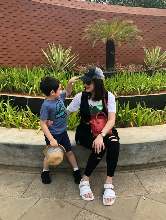 (Instagram/carissa_puteri)