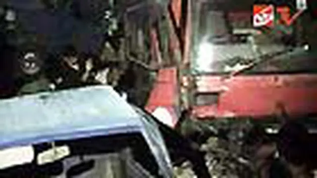 Truk Semen Hantam Mobil, Empat Orang Tewas