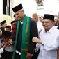 Calon presiden (capres) nomor urut tiga Ganjar Pranowo saat mengunjungi Pondok Pesantren (Ponpes) Ma’hadut Tholabah, Tegal, Jawa Tengah. (Liputan6.com/Nanda Perdana Putra)