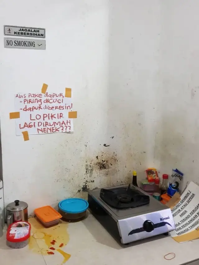7 Tulisan Peringatan Kocak Untuk Penghuni Kos ini Bikin Ngakak