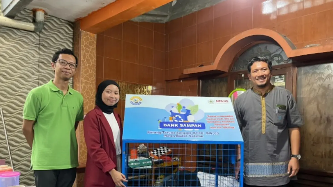 Dosen UTA’45 Jakarta Gelar Pengabdian Masyarakat, Penguatan Karang Taruna melalui Program Bank Sampah