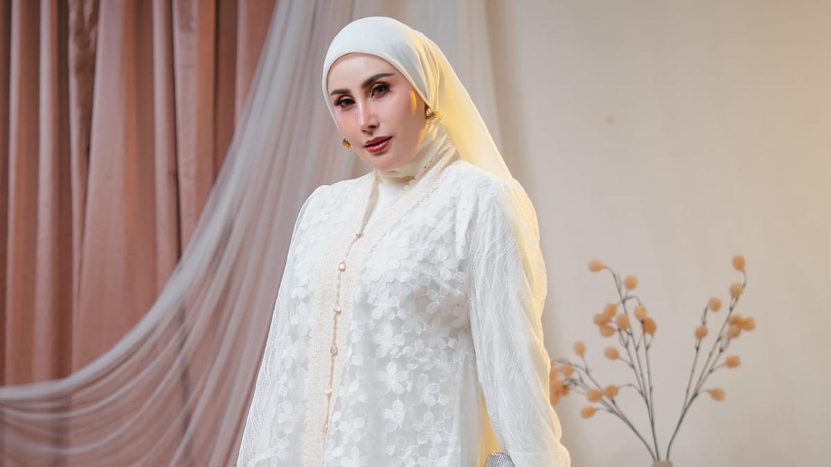 Penyanyi Herni Ekamawati Rekam 2 Lagu Baru, Salah Satunya Bahas Ibu Sebagai Sang Pendoa