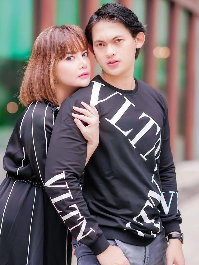 Minta Mahar Rp 5 Miliar, Ini 6 Potret Mesra Irma Darmawangsa dan Irfan Sebaztian