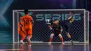 Pemain Fury Squad, Falcao berusaha mencetak gol kegawang Nova Titans dalam laga Futsal X Series 2 di GOR UNJ, Rawamangun, Jakarta, Sabtu (17/01/2026). (Bola.com/Bagaskara Lazuardi)