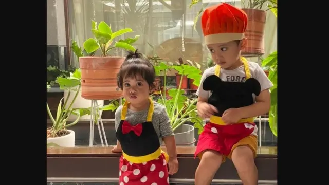 Xabiru dan Chava saat cosplay (Foto: instagram rachelvennya)