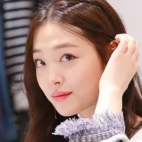 Tak hanya Sulli yang pernah akui pernah alami gangguan mental, beberapa idol lain pun merasakan kondisi yang sama. (Sumber: Instagram/@s.ulli)