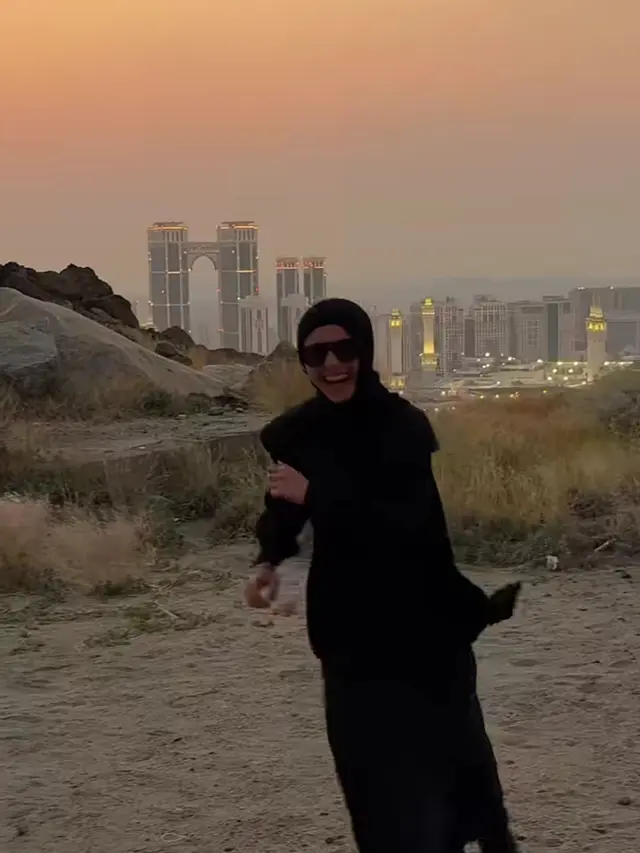 Sintya Marisca di Mekkah