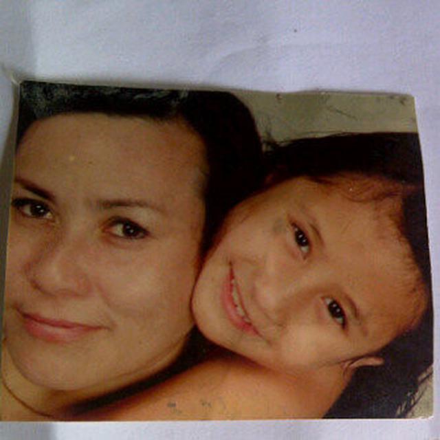 6 Potret Masa Kecil Prilly Latuconsina, Bikin Pangling