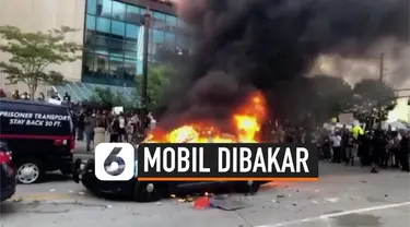 bakar mobil