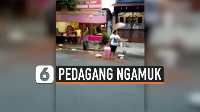 VIDEO: Viral, Pedagang Nasi Bojonegoro Ngamuk Buang Makanan ke Jalan