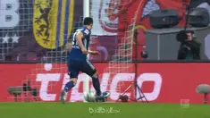 RB Leipzig gagal memanfaatkan peluang untuk terus menjaga jarak dengan pimpinan klasemen Bayern Munich usai hanya mampu bermain im...