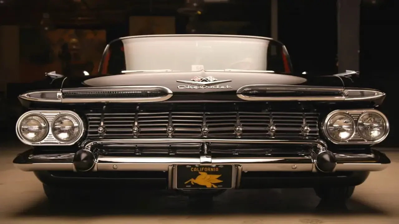 Wajah Gahar Chevrolet Impala 1959 dengan Desain Fasia Depan Khas yang Legendaris