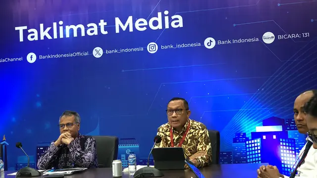 Kepala Departemen Pendalaman Pasar Keuangan Dony Hutabarat dalam Konferensi Pers Taklimat media SRBI di kantor Bank Indonesia, Senin (28/8/2023). (Tira/Liputan6.com)