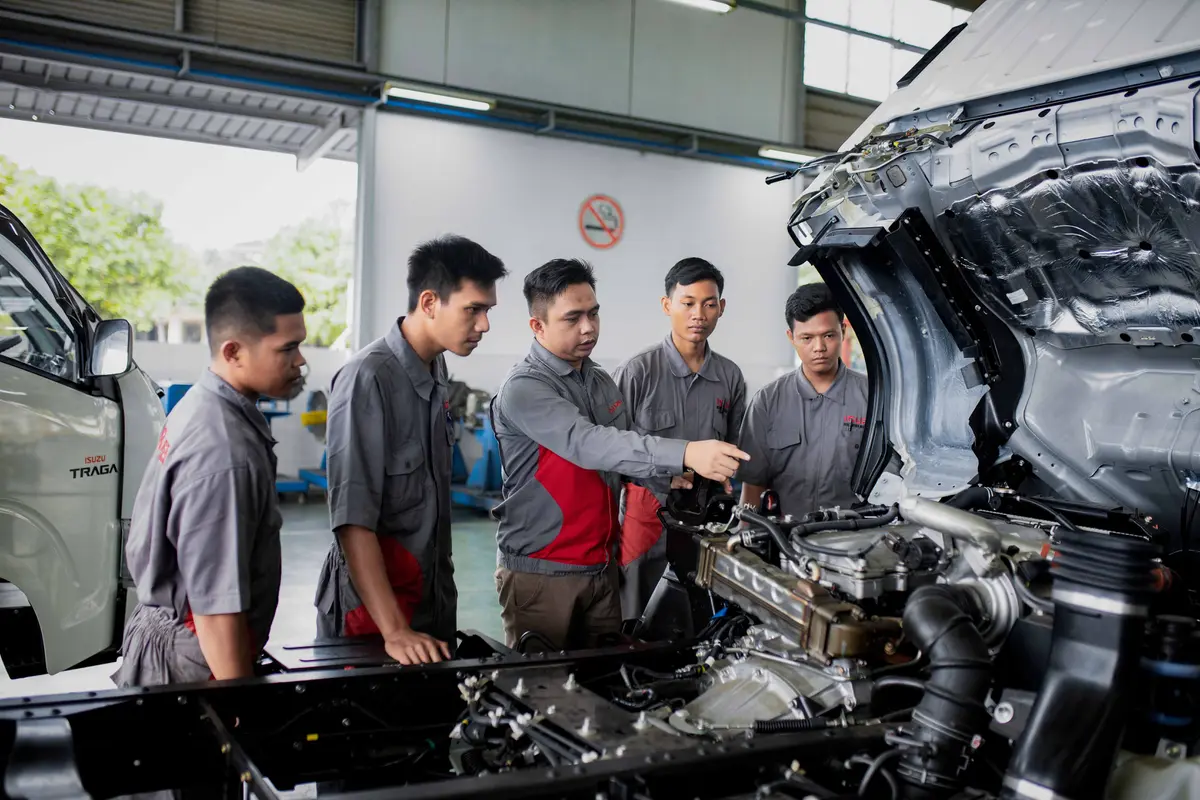 Tips merawat kendaraan komersial. Credit: Isuzu