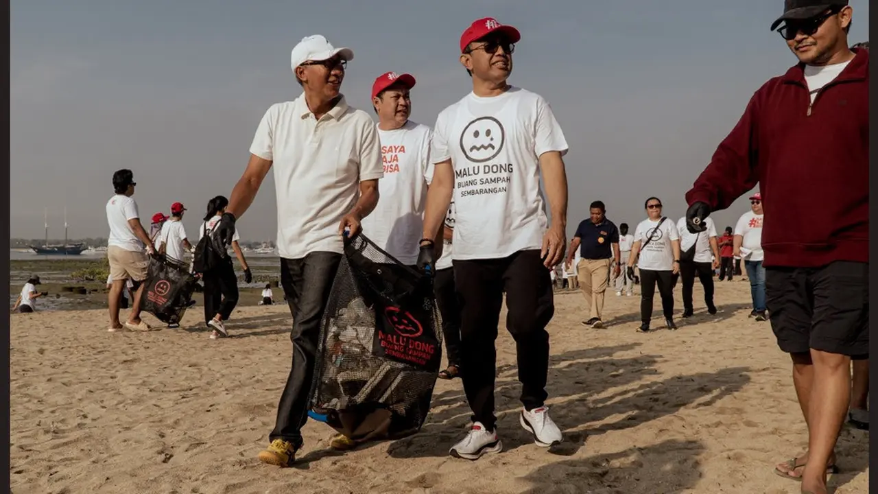 Komunitas Malu Dong dengan Sampoerna Retail Community di bawah Payung Program Keberlanjutan 'Sampoerna Untuk Indonesia' dan organisasi lainnya menggelar kegiatan bersih-bersih pantai di Bali.