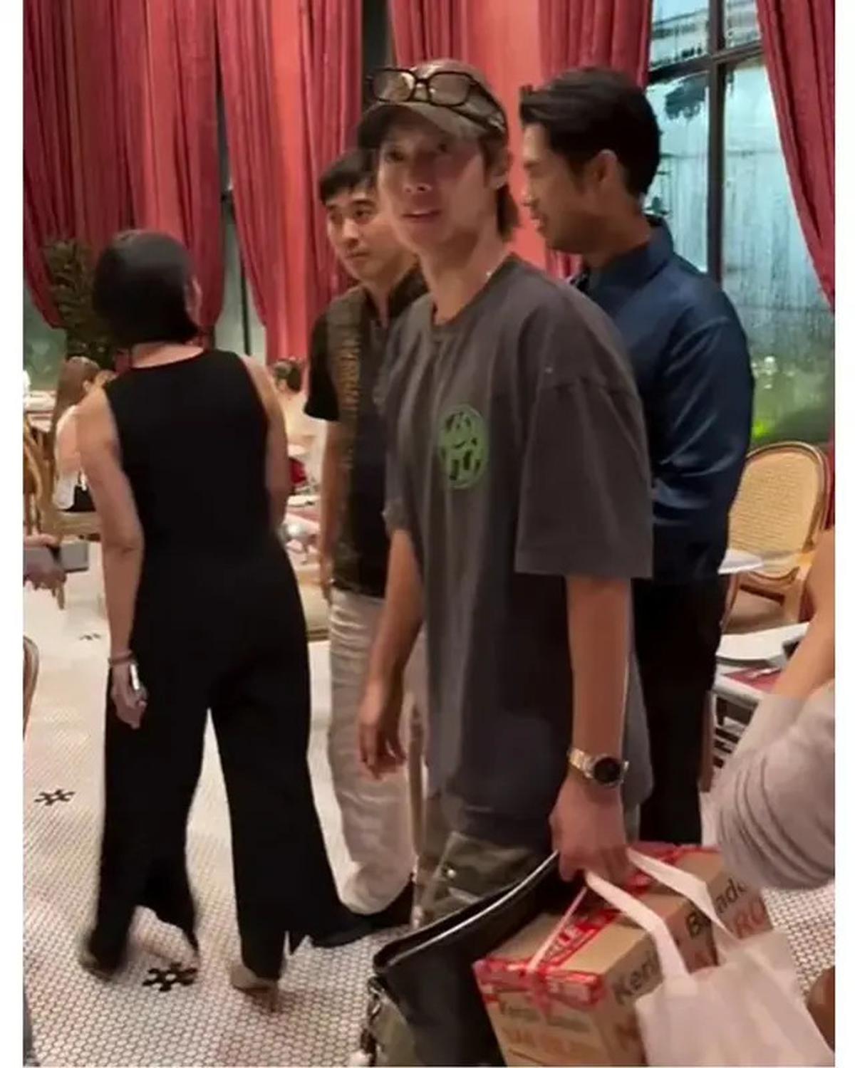 6 Potret Ricky Cuaca Bertemu Kim Hyun Joong di Jakarta, Akrab Bak Sahabat Lama