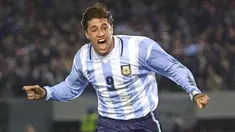 Hernan Crespo dipanggil oleh Timnas Argentina ketika Olimpiade Atlanta 1996. Dirinya berhasil mengantarkan Tim Tanggo menyabet medali perak dan keluar sebagai top skor dengan torehan enam gol. (Foto: AFP/Miguel Mendez)